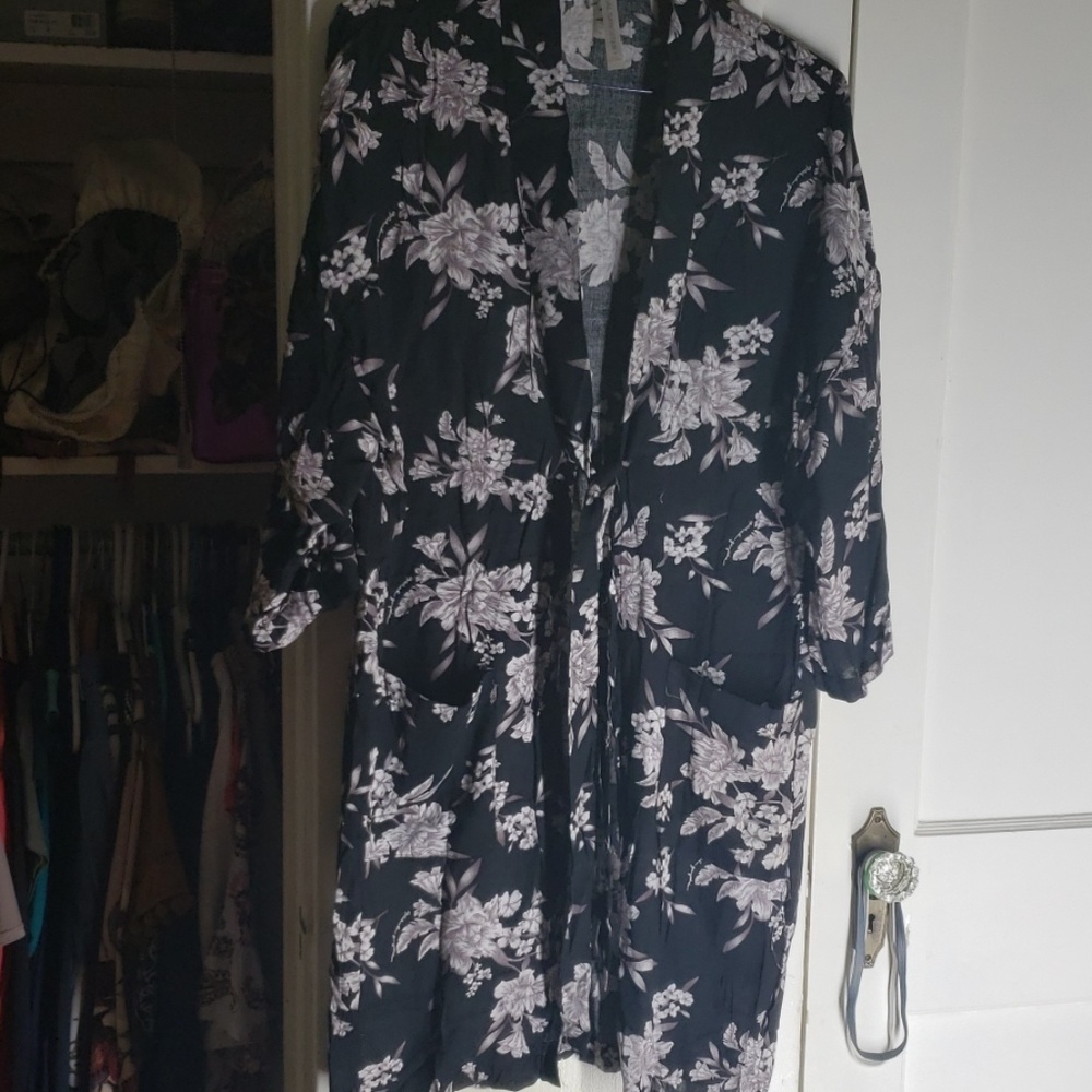 Black mid length kimono